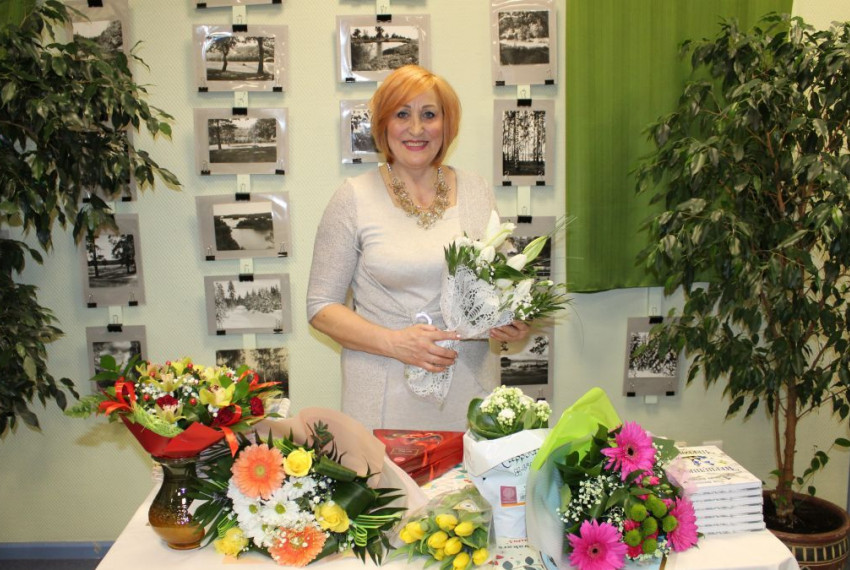 Lilijas Voronovas dzejas vakars aizritēja pavasara noskaņojuma zīmē 